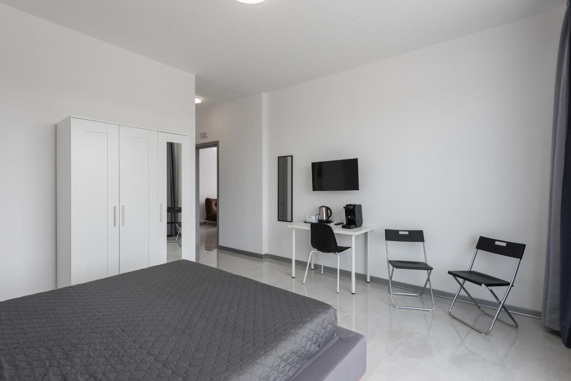 Travelershome Ciampino Airport Guesthouse 600M To Airport Экстерьер фото
