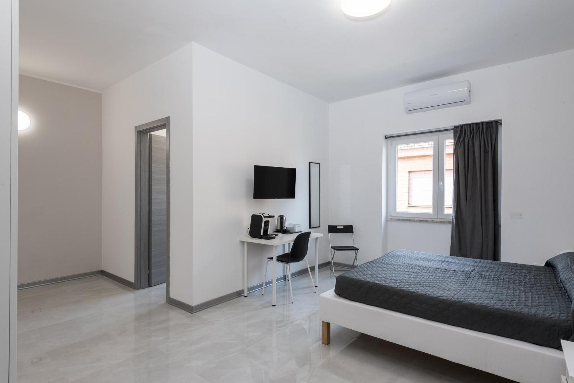 Travelershome Ciampino Airport Guesthouse 600M To Airport Экстерьер фото
