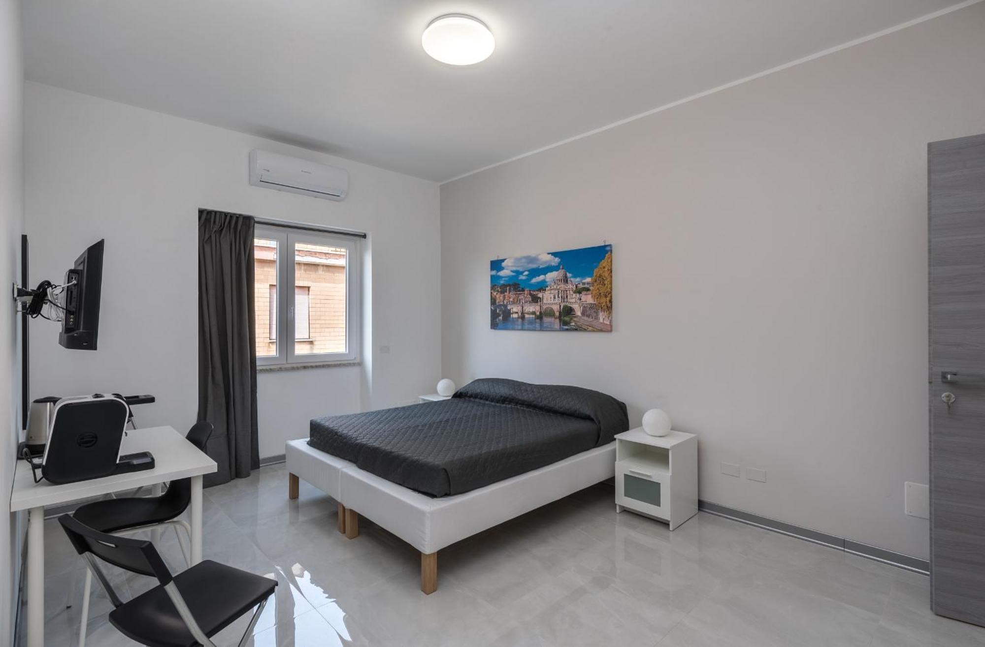 Travelershome Ciampino Airport Guesthouse 600M To Airport Экстерьер фото