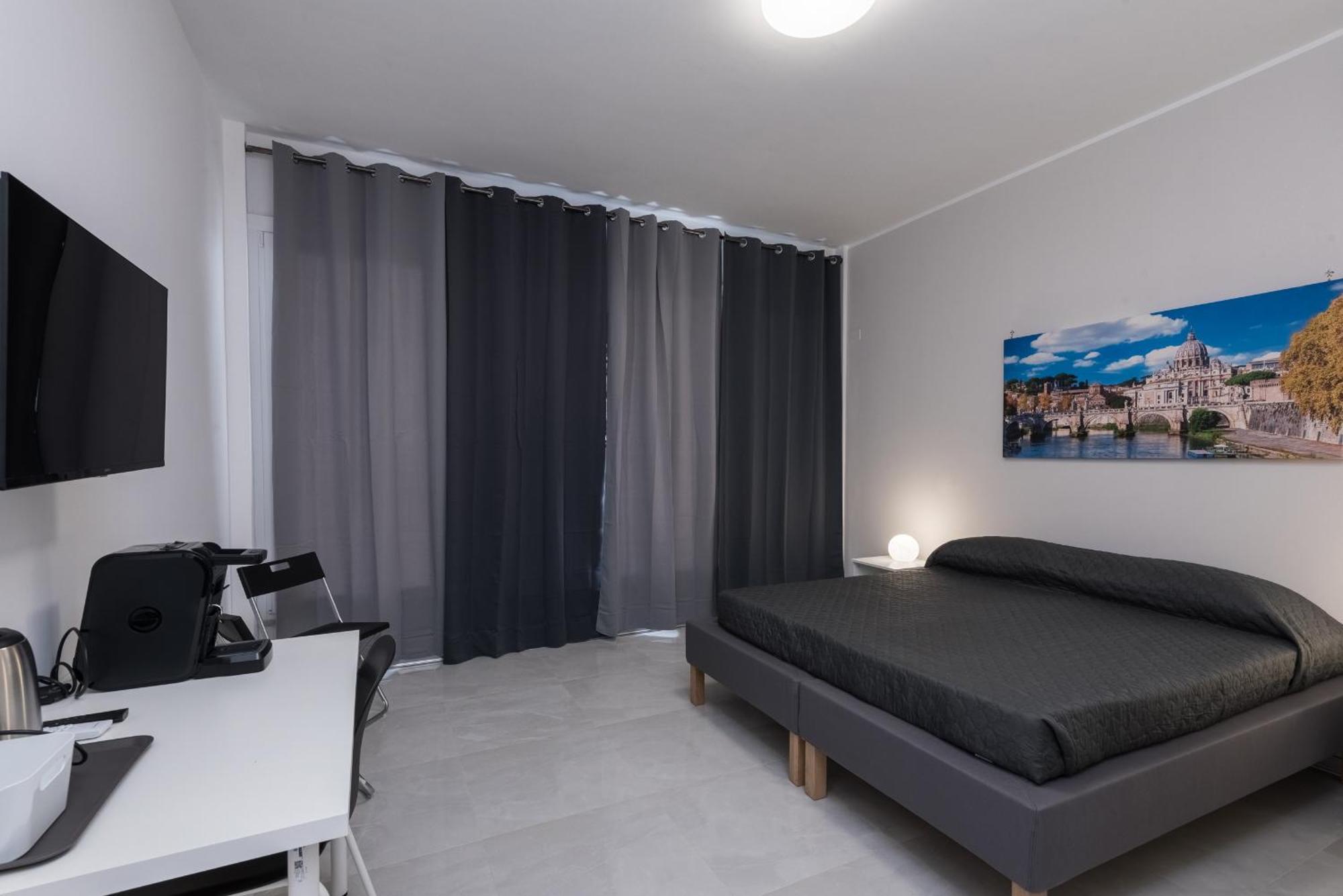 Travelershome Ciampino Airport Guesthouse 600M To Airport Экстерьер фото
