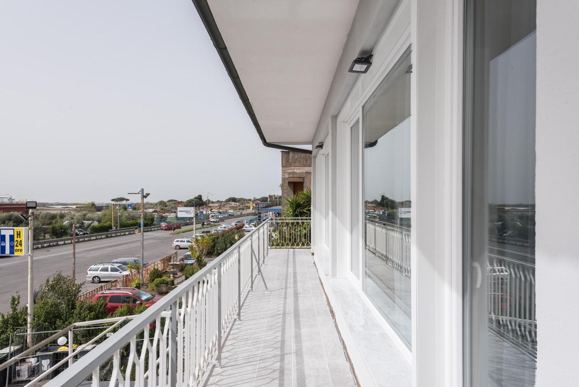 Travelershome Ciampino Airport Guesthouse 600M To Airport Экстерьер фото
