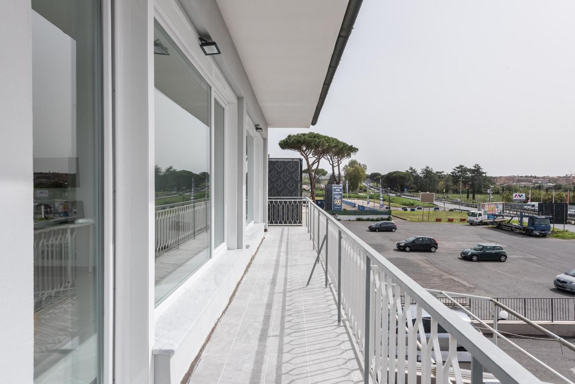 Travelershome Ciampino Airport Guesthouse 600M To Airport Экстерьер фото