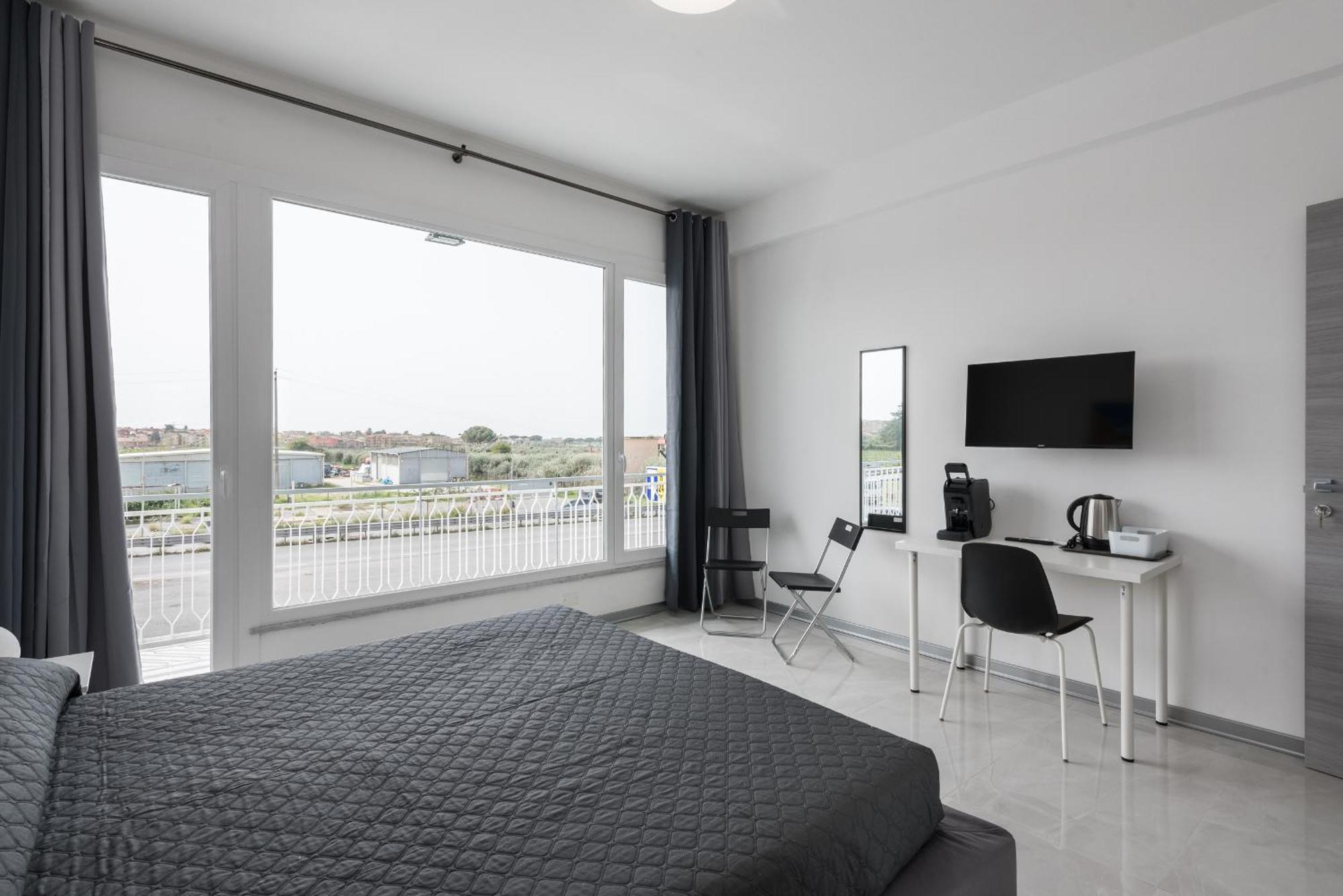 Travelershome Ciampino Airport Guesthouse 600M To Airport Экстерьер фото