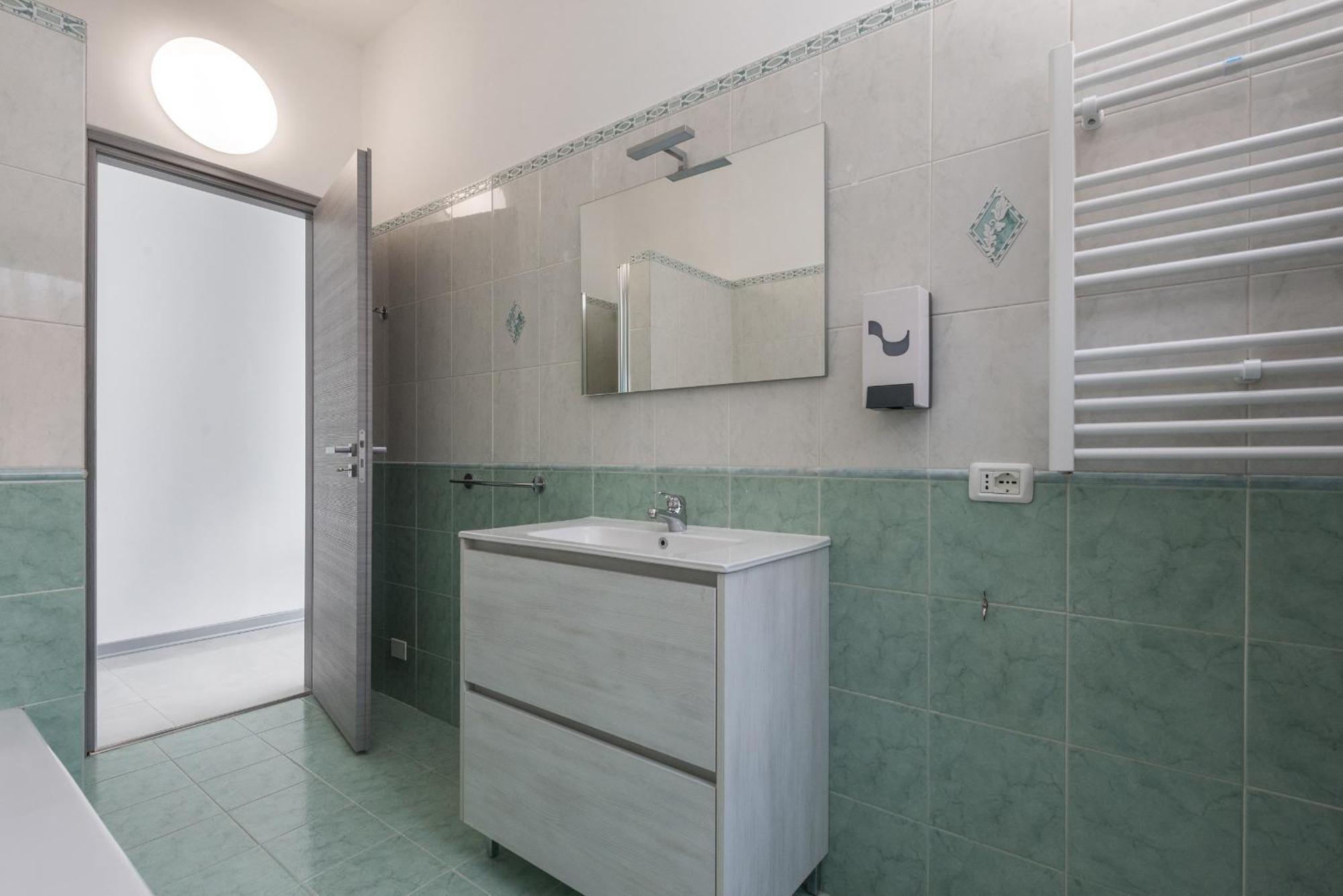 Travelershome Ciampino Airport Guesthouse 600M To Airport Экстерьер фото