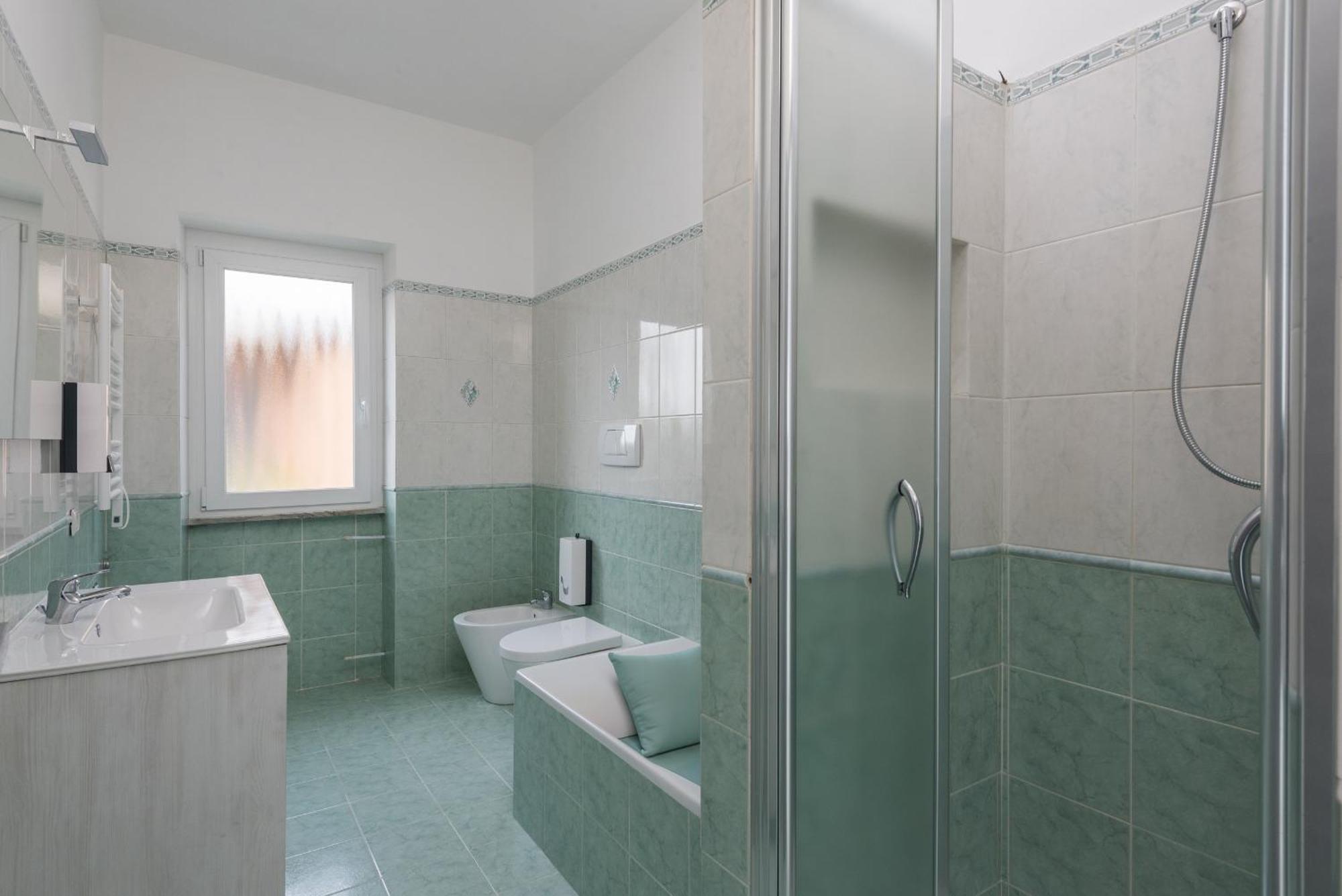 Travelershome Ciampino Airport Guesthouse 600M To Airport Экстерьер фото