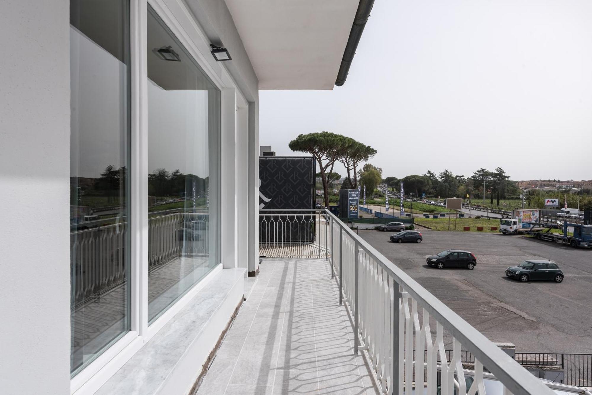 Travelershome Ciampino Airport Guesthouse 600M To Airport Экстерьер фото